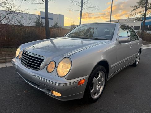 Used 2000 Mercedes-Benz E 430 Sedan image 2