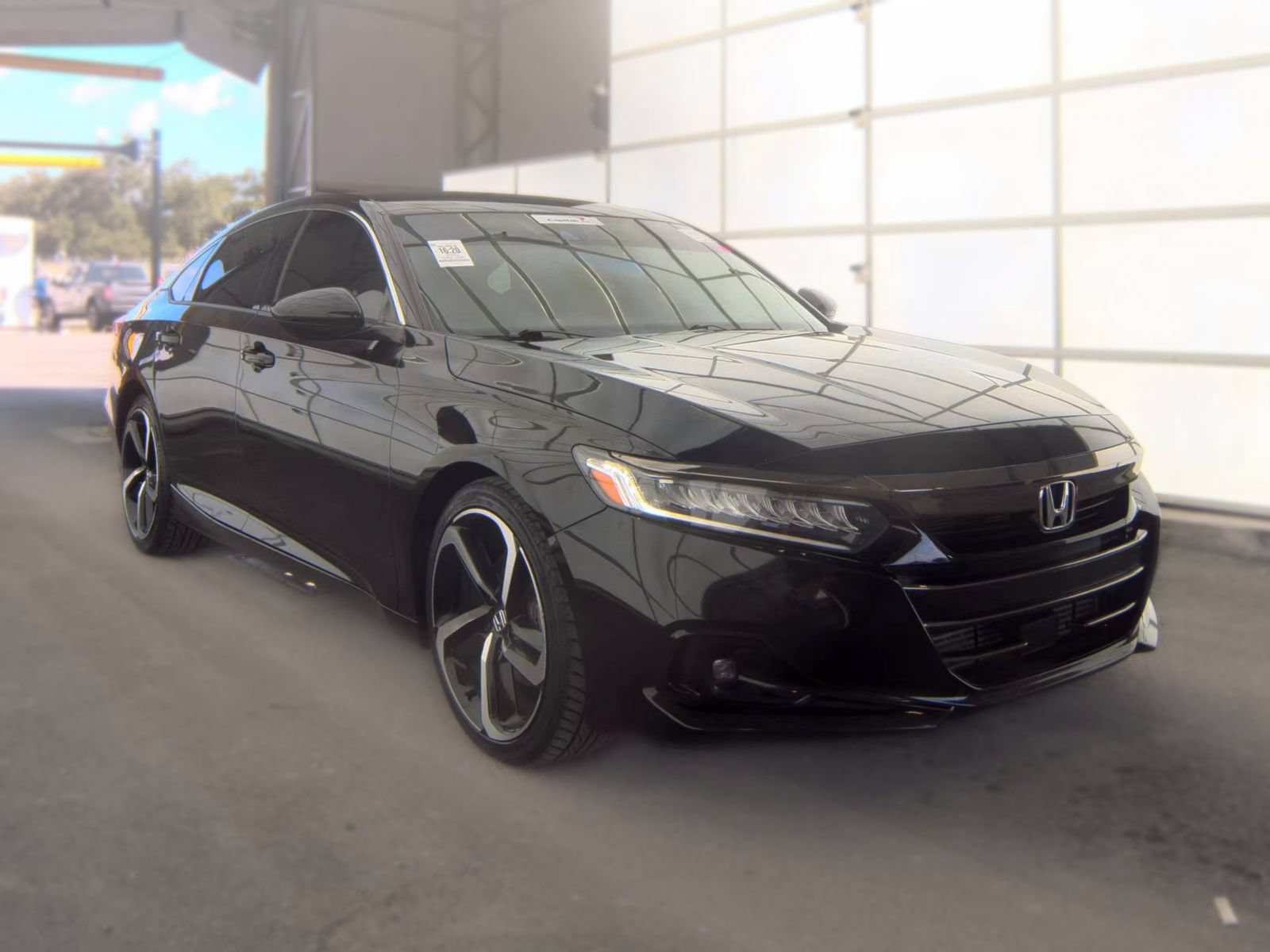 Used 2022 Honda Accord Sport image 4