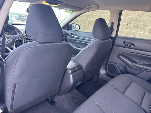 Used 2025 Nissan Altima 2.5 SV FWD image 10