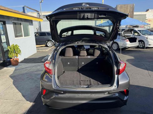 Used 2021 Toyota C-HR XLE image 8