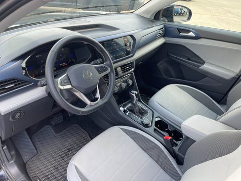 Used 2024 Volkswagen Taos SE AWD/4WD image 10
