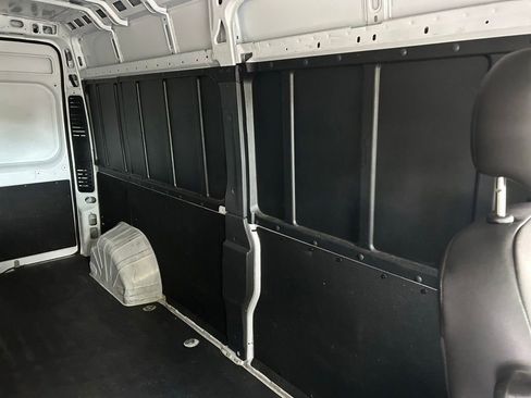 Used 2025 RAM ProMaster 2500 w/ Convenience Group FWD image 16