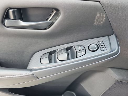 Used 2025 Nissan Sentra S FWD image 26