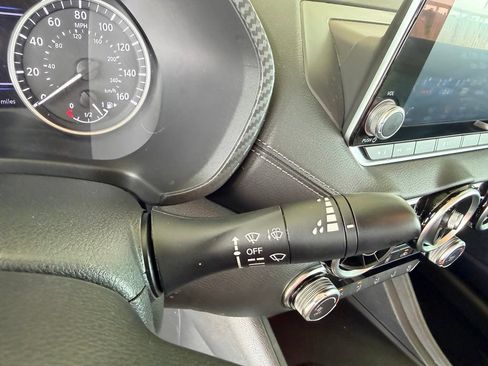 Used 2024 Nissan Sentra SV FWD image 21