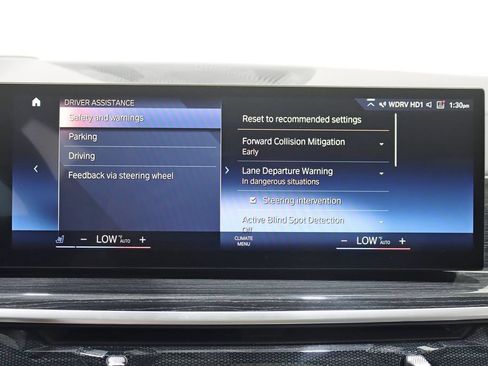 Used 2023 BMW X7 xDrive40i w/ M Sport Package AWD/4WD image 25