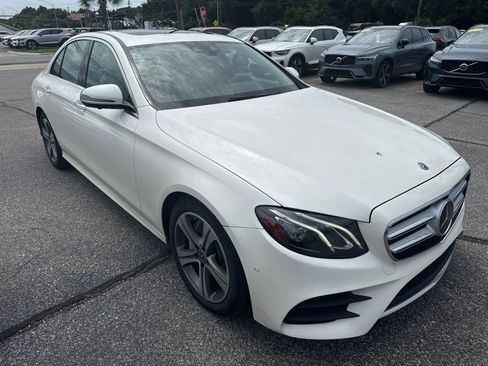 Used 2020 Mercedes-Benz E 350 Sedan image 3