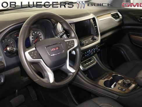 Certified 2023 GMC Acadia SLE w/ Driver Convenience Package image 11