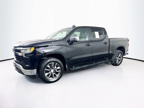 Used 2023 Chevrolet Silverado 1500 LT AWD/4WD image 3