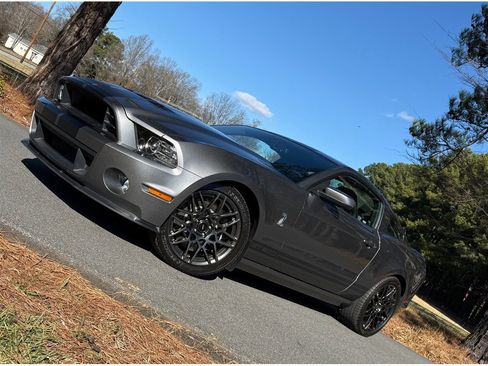 Used 2013 Ford Mustang Shelby GT500 image 4