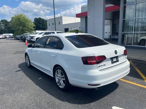 Used 2017 Volkswagen Jetta SEL image 5