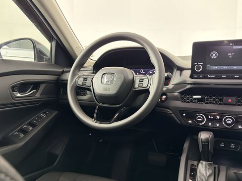Used 2025 Honda Accord SE image 27