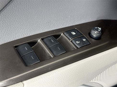 Certified 2023 Toyota Camry SE w/ Convenience Package image 27