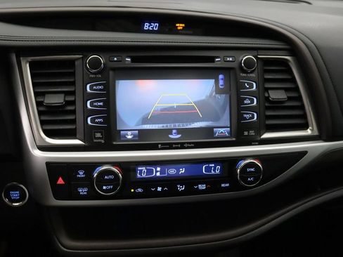 Used 2018 Toyota Highlander Limited Platinum AWD/4WD image 23