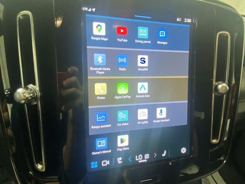 Certified 2023 Volvo C40 P8 Recharge Ultimate w/ Protection Package Premier image 21