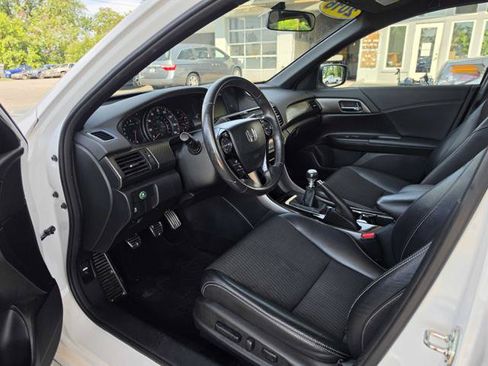 Used 2016 Honda Accord Sport image 10