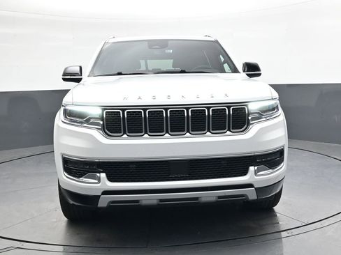 Used 2024 Jeep Wagoneer Series II image 10