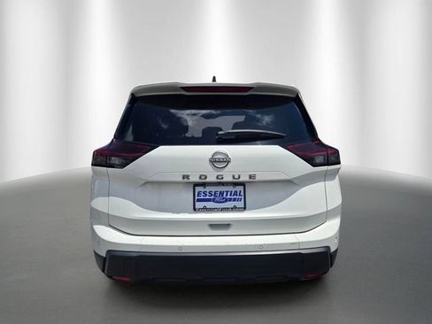 Used 2024 Nissan Rogue S FWD image 4