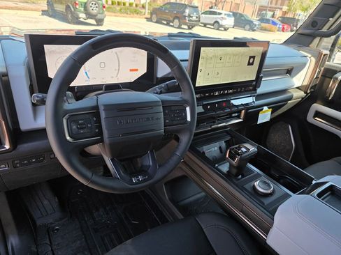 Used 2024 GMC Hummer EV 2X w/ LPO, Illumination Package image 15