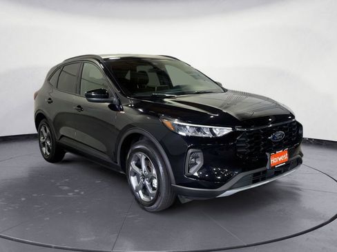 Used 2025 Ford Escape ST-Line Select AWD/4WD image 3