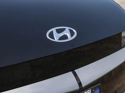 Used 2023 Hyundai Ioniq 5 SEL RWD image 6
