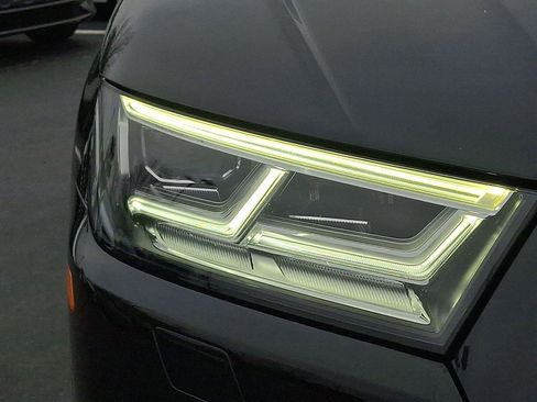 Used 2020 Audi Q5 e Prestige w/ Prestige Package image 9