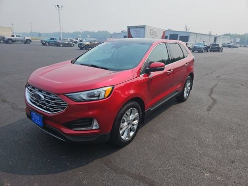 Used 2021 Ford Edge Titanium w/ Class II Trailer Tow Package AWD/4WD image 3