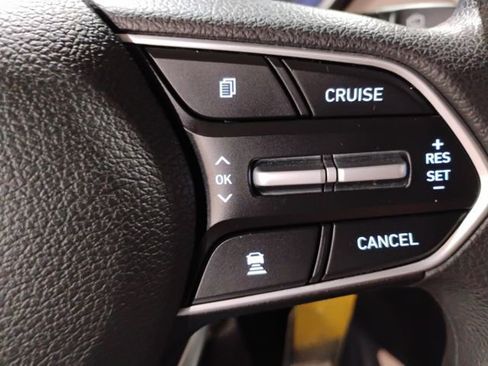 Used 2020 Hyundai Santa Fe SE image 31