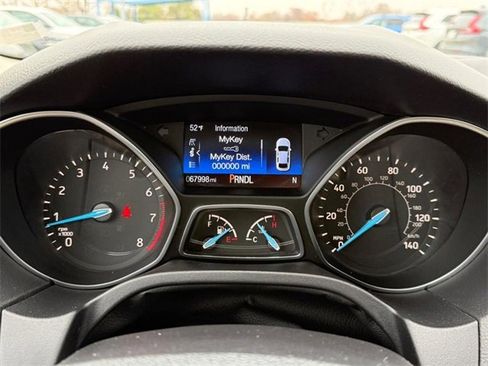 Used 2018 Ford Focus SE w/ SE Appearance Package image 19