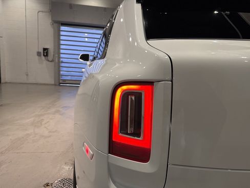 Used 2020 Rolls-Royce Cullinan image 19