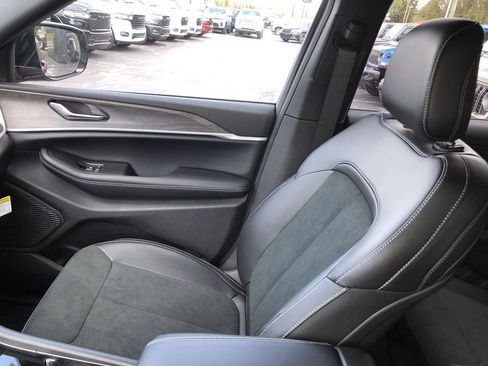 New 2026 Jeep Grand Cherokee L 4WD image 25