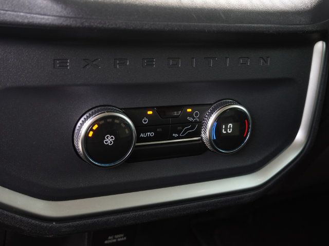 Used 2025 Ford Expedition Active AWD/4WD image 15
