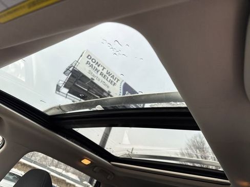 Used 2017 Nissan Rogue SV w/ Sun & Sound Touring Package image 5