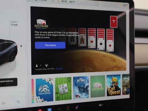 Used 2025 Tesla Model Y Long Range image 32