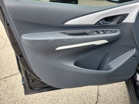 Used 2017 Chevrolet Bolt LT FWD image 16