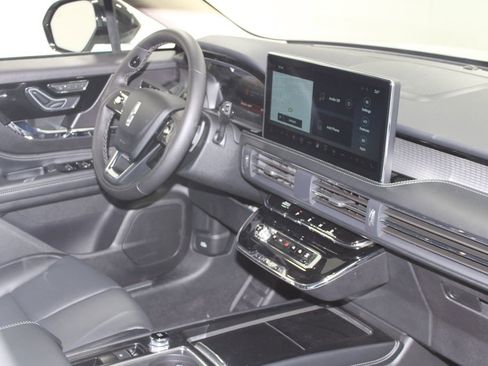 New 2026 Lincoln Corsair Premiere image 30