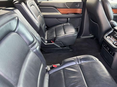 Used 2018 Lincoln Navigator Select AWD/4WD image 30