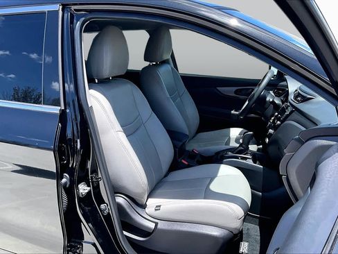 Used 2022 Nissan Rogue Sport S FWD image 9