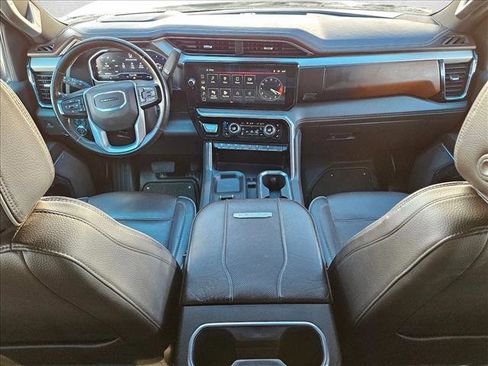Used 2024 GMC Sierra 2500 Denali w/ Technology Package image 17