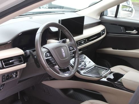 Used 2022 Lincoln Nautilus Reserve FWD image 15