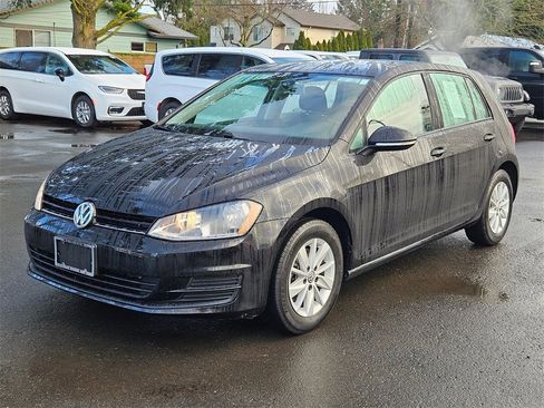 Used 2017 Volkswagen Golf S image 3
