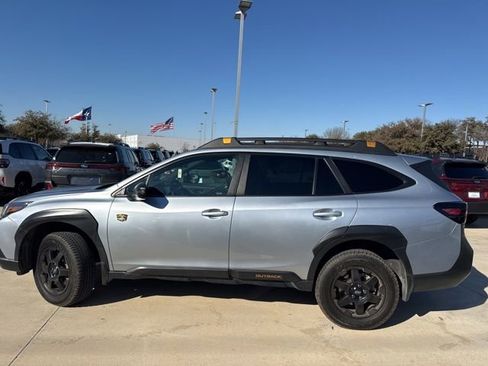 Used 2022 Subaru Outback Wilderness w/ Wilderness Package image 5