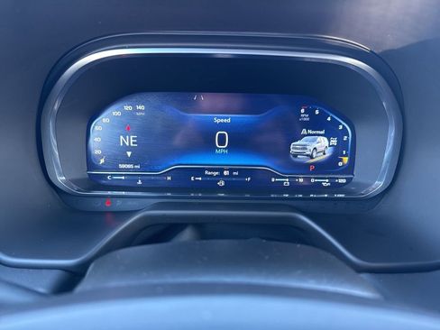 Used 2024 Chevrolet Suburban Premier image 33