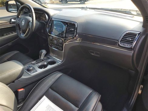 Used 2020 Jeep Grand Cherokee Overland image 4