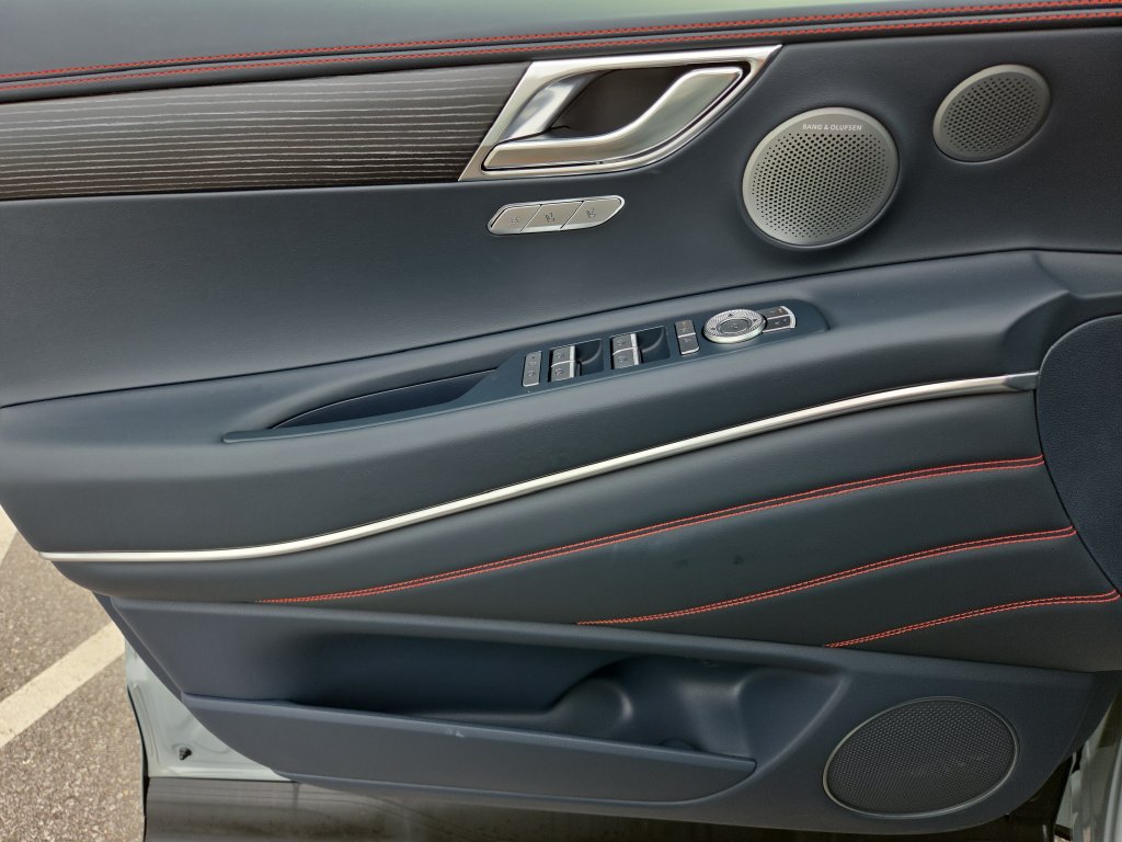 New 2027 Genesis GV80 3.5T e-SC AWD/4WD image 17