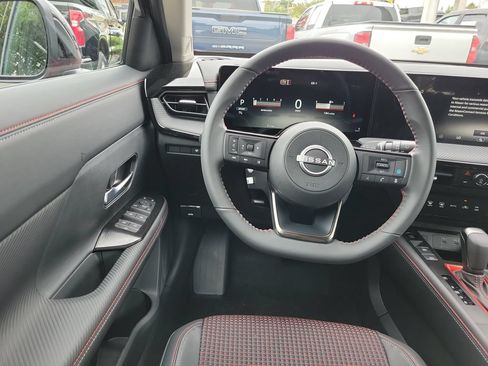 New 2026 Nissan Kicks SR FWD image 19