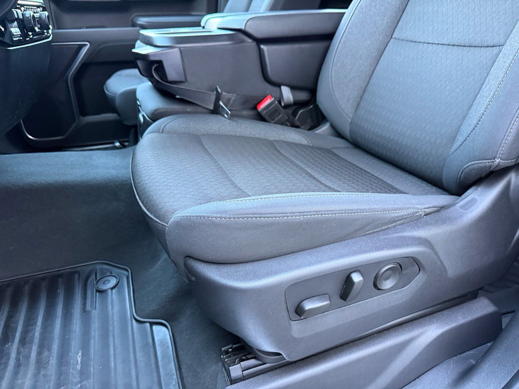 Used 2025 Chevrolet Silverado 1500 LT w/ Safety Package AWD/4WD image 27