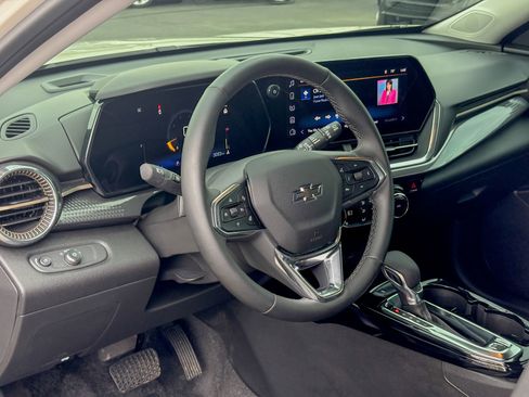 Used 2026 Chevrolet Trax ACTIV w/ Sunroof Package image 4