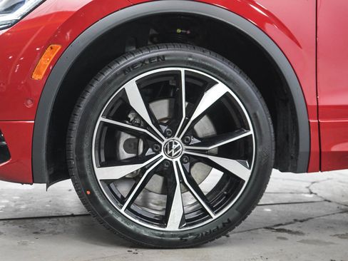 Used 2024 Volkswagen Tiguan SEL R-Line AWD/4WD image 30