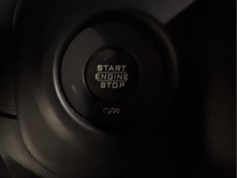 Used 2018 Jeep Wrangler Unlimited Sport image 28