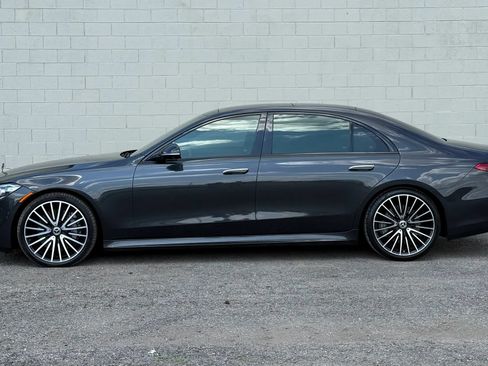 Used 2023 Mercedes-Benz S 580 4MATIC Sedan w/ AMG Line image 2